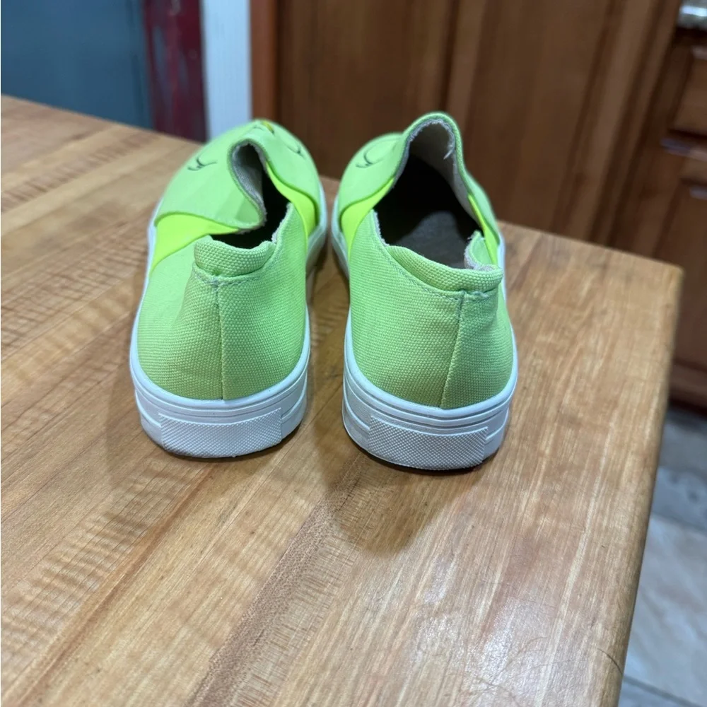 Women’s Green Grinch Slip-On Shoes - Picture 3 of 5